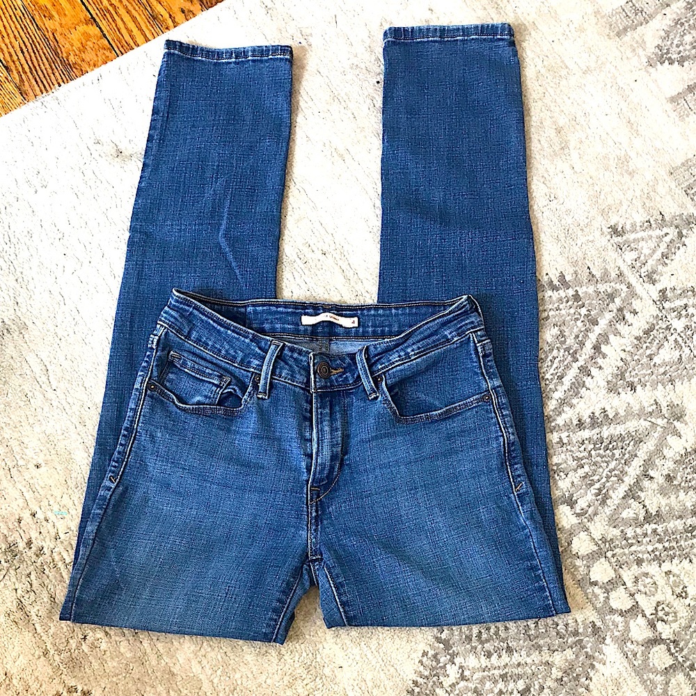 Levi’s Medium Blue Skinny Jean - Picture 2 of 9